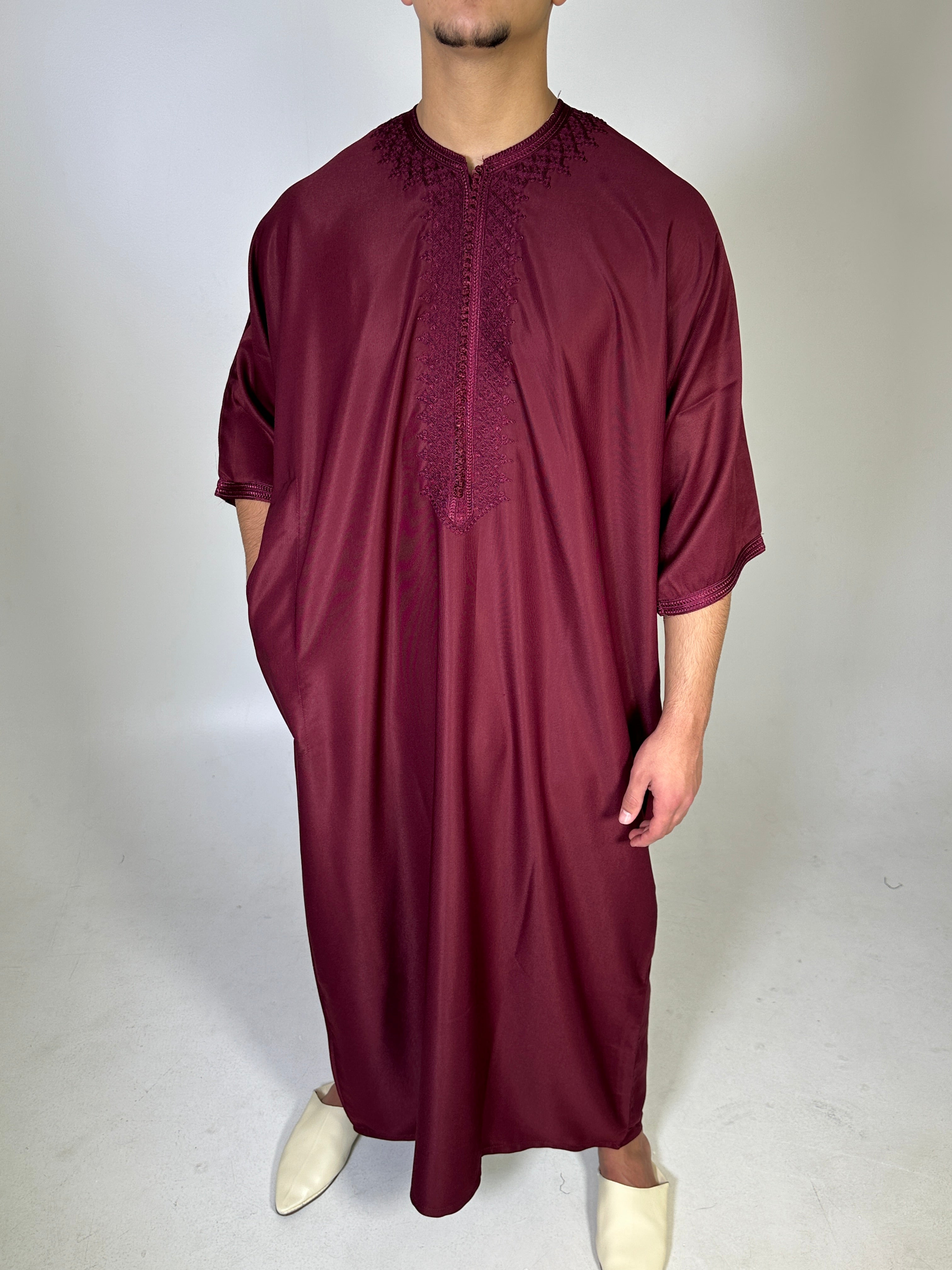 Djellaba Meknes Bordeaux frontview
