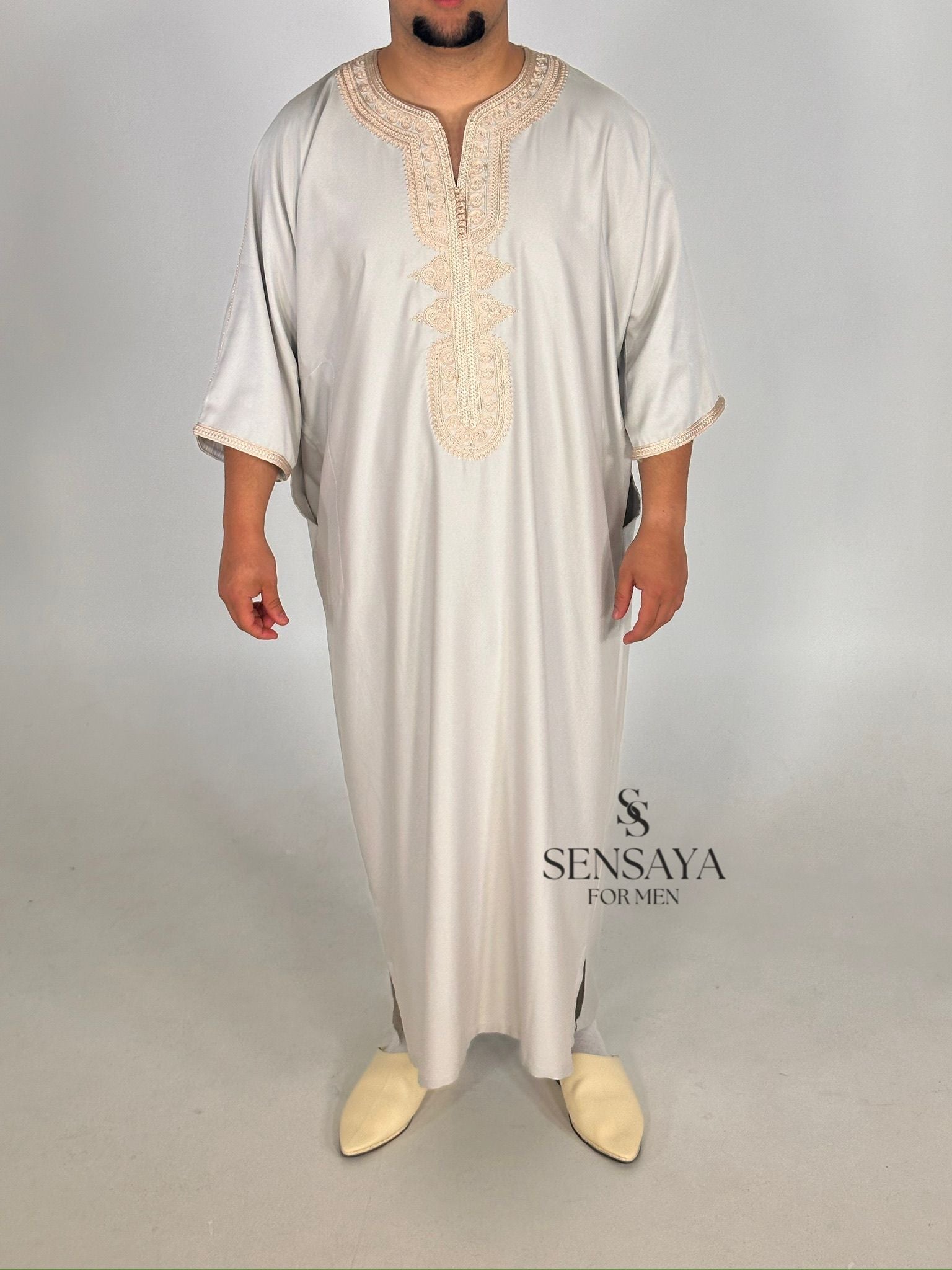 Djellaba Zeghanghane desert sand frontview