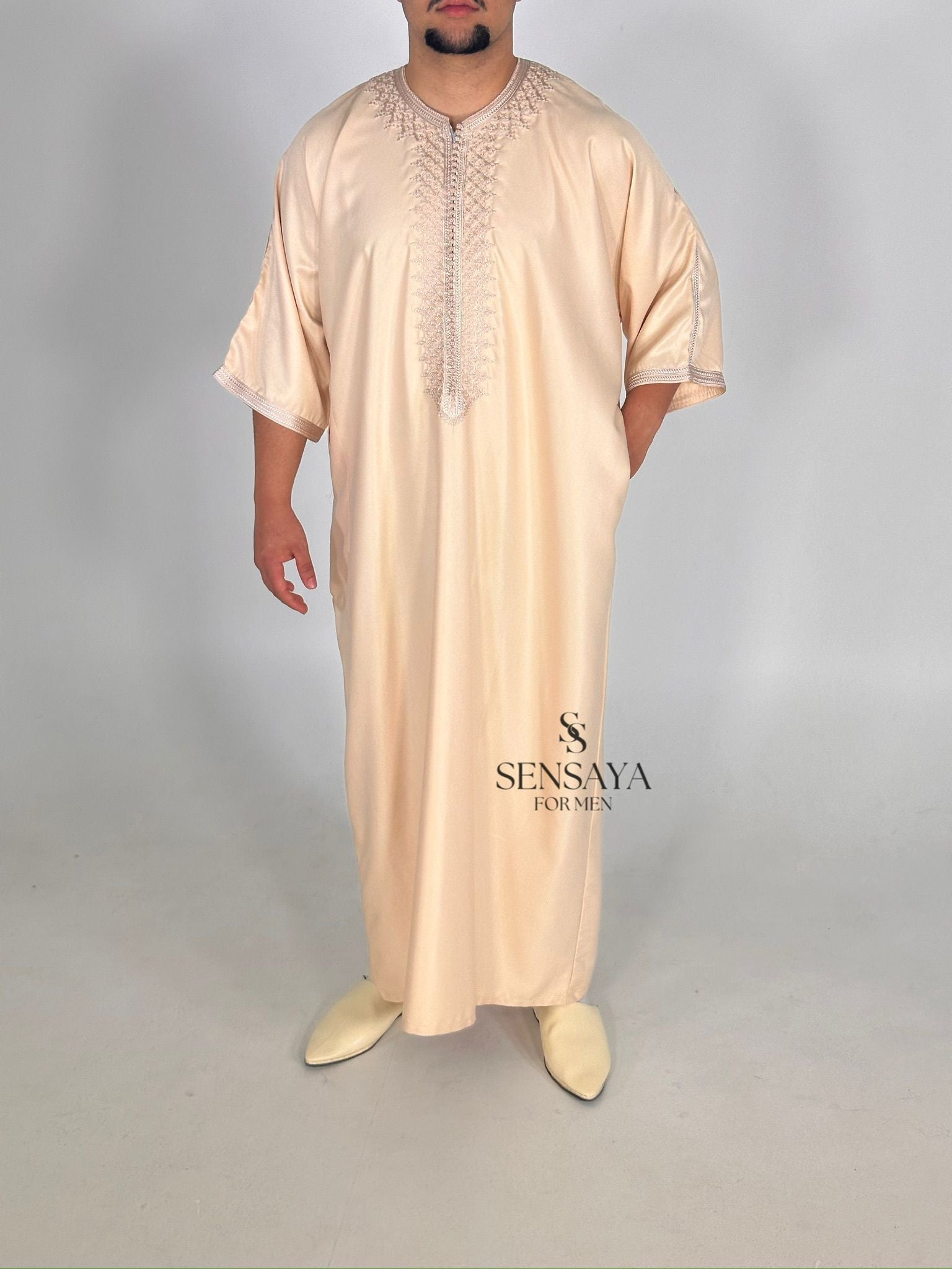 Djellaba Meknes desert sand frontview
