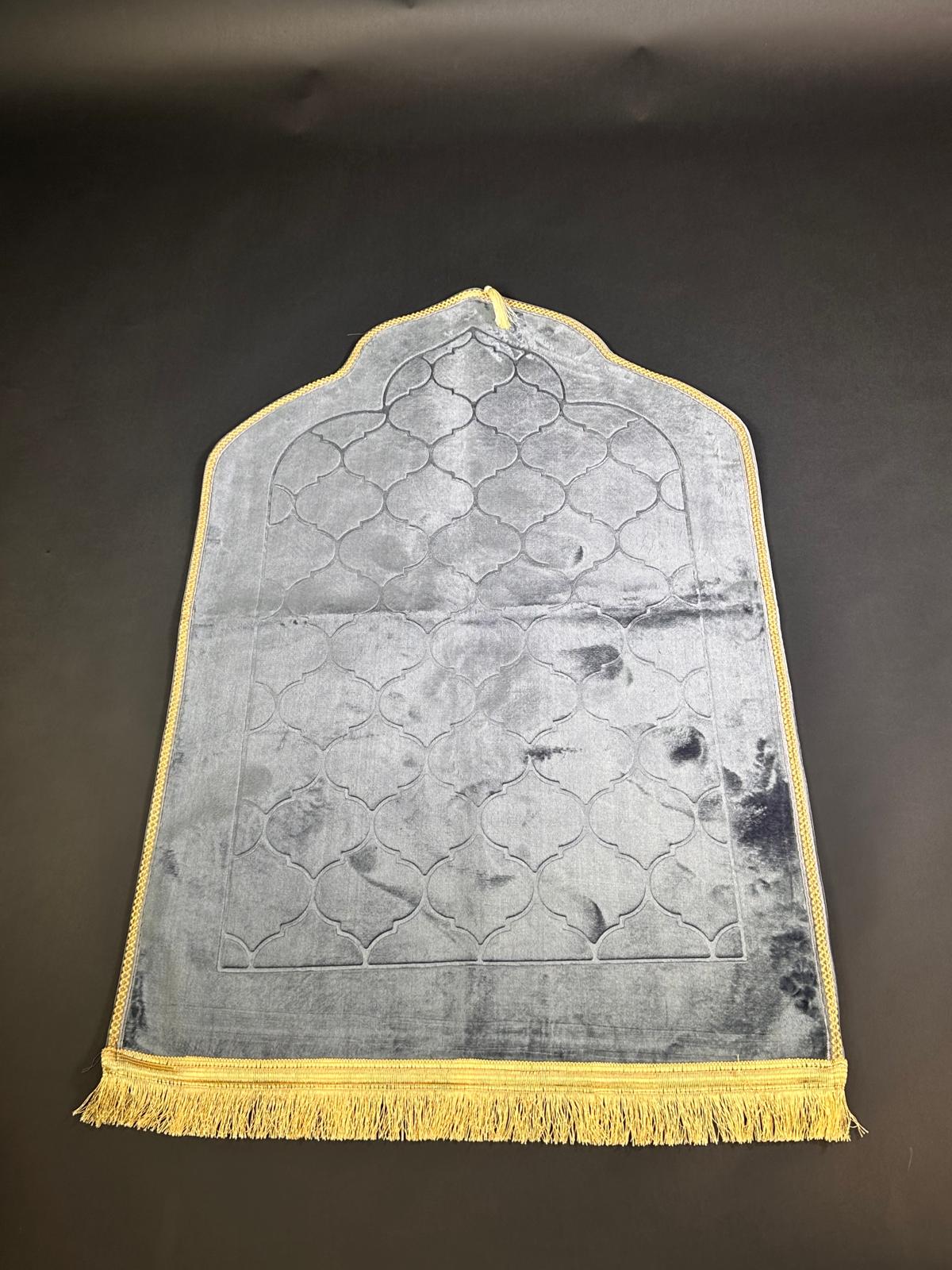 Elegant Velvet Prayer Mat - Timeless Design